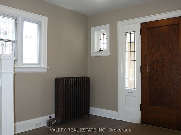 5th image of 207 Oakwood Ave