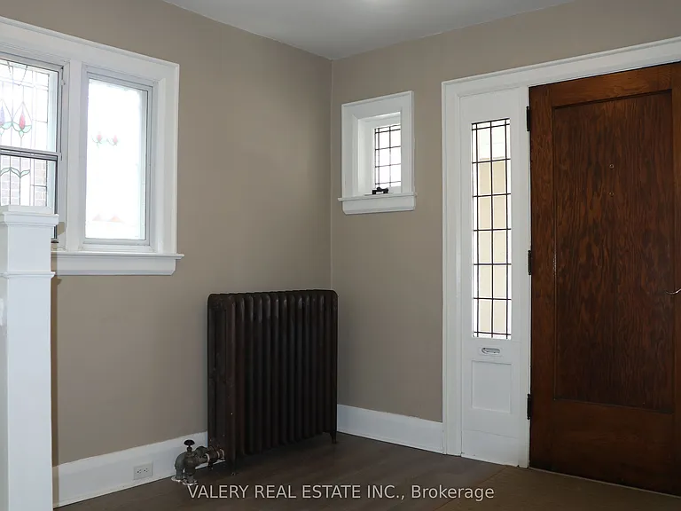 207 Oakwood Ave — Photo 5