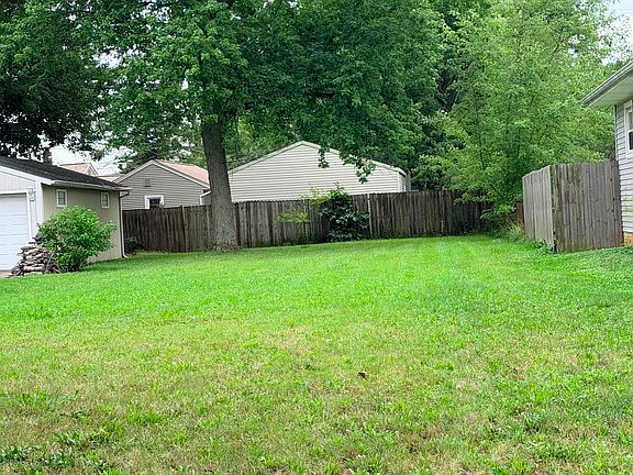 4th image of 821 Longson Ave