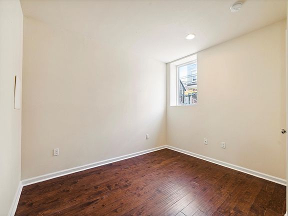 5th image of 1815 W Montgomery Ave