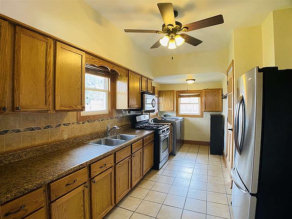 3rd image of 705 W Welsh St