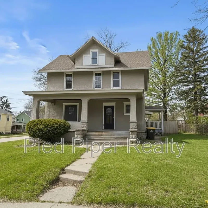 4 bed, 1.0 bath, 1893 sqft, $1,450 — Photo 1