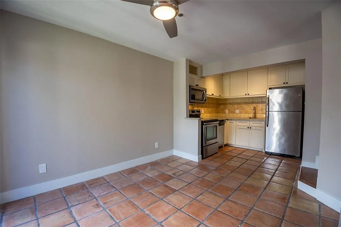 1 bed, 1.0 bath, 450 sqft, $1,095 — Photo 4