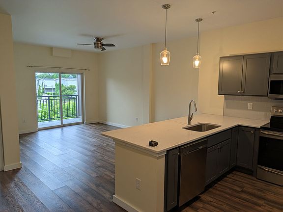 2nd image of 1115 N Walnut St #203