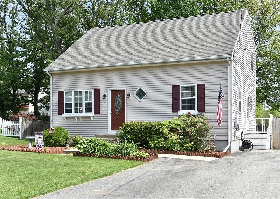 58 Weeks St, Cumberland, RI 02864 Zillow