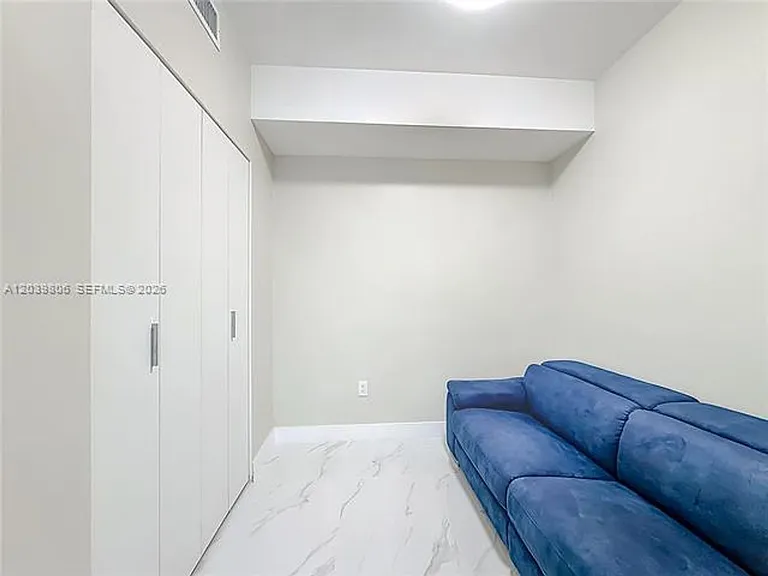 700 NE 24th St #4904 — Photo 23