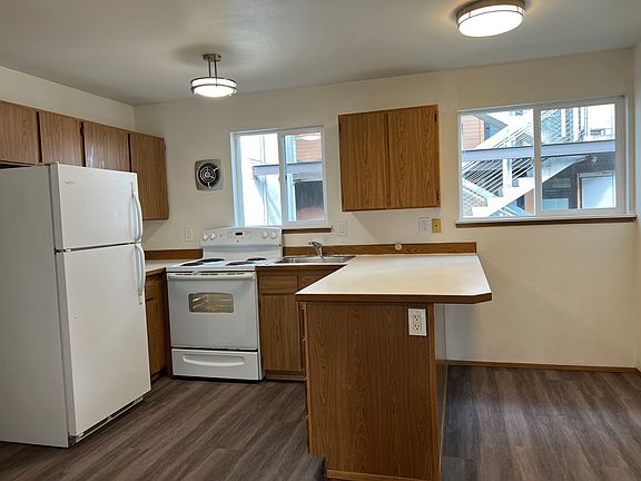 2nd image of 4550 7th Ave NE APT 303