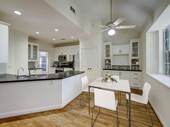 3rd image of 3608 Timberside Circle Dr
