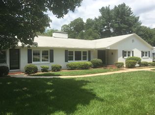 2712 Regency Dr, Winston Salem, NC 27106