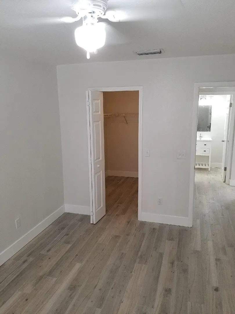 4901 Dover Circle — Photo 2
