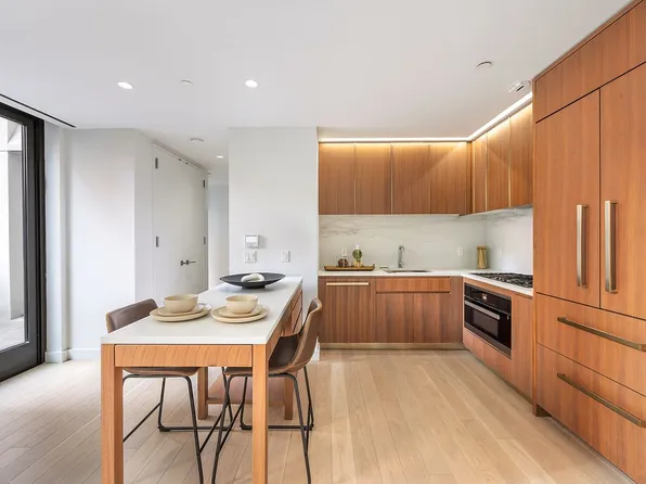 500 W 45th St Unit 229, New York, NY 10036