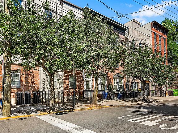 2nd image of 91 Coles St #2