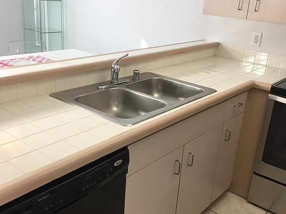 5th image of 1260 Cleveland Ave #114
