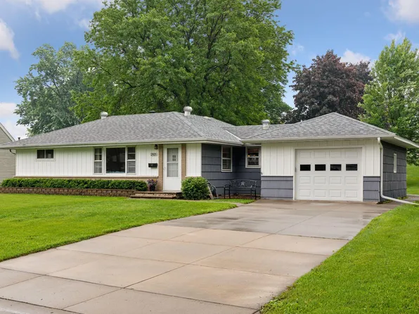 2925 87 1/2 St W, Bloomington, MN 55431