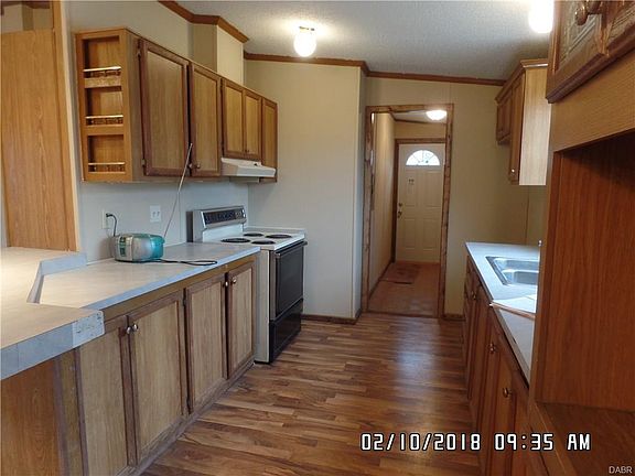 4th image of 85 Hunt Dr