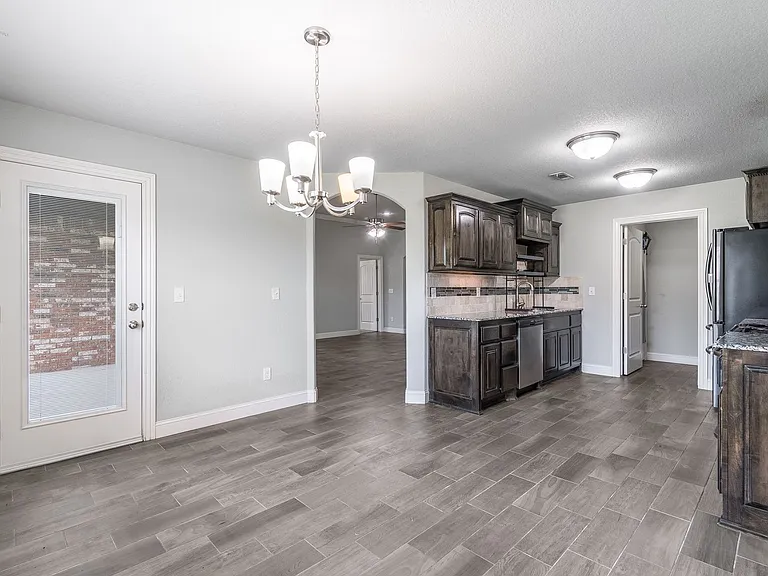 457 Harper Dr — Photo 7