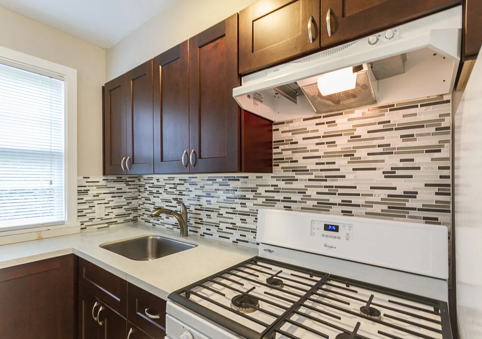Aloha Terrace Apts — Photo 4