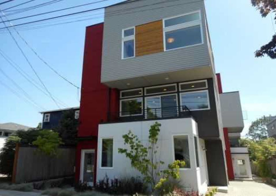 2nd image of 718 25th Ave S