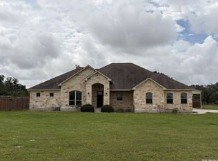 125 Abrego Run Dr, Floresville, TX 78114