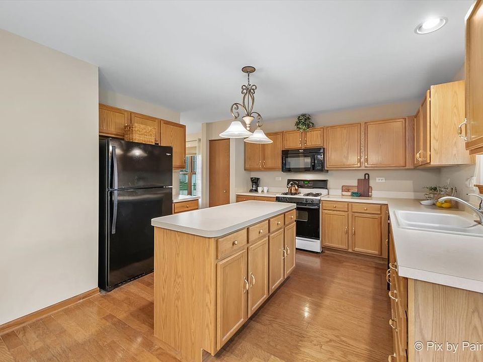 540 S Collins St, South Elgin, IL 60177 Zillow