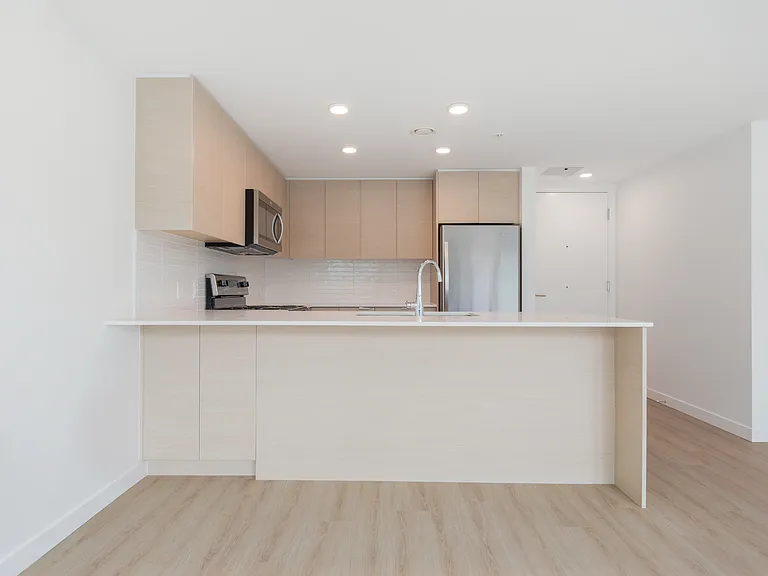 3655 Victoria Dr — Photo 39