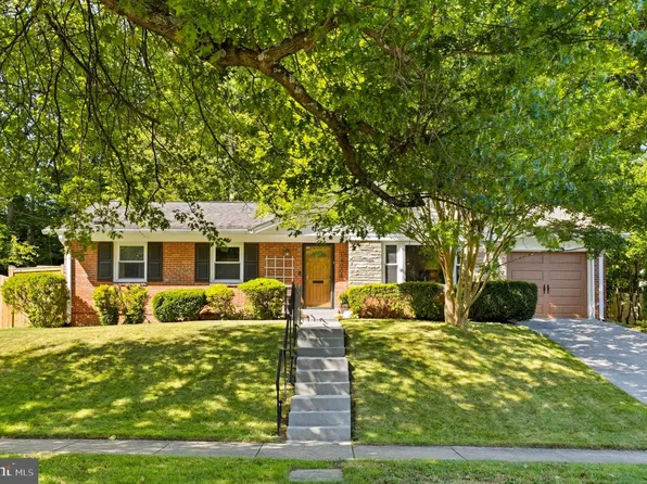 14008 Parkland Dr, Rockville, MD 20853