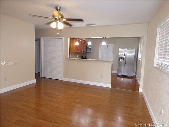 3rd image of 420 NE 166th St #420