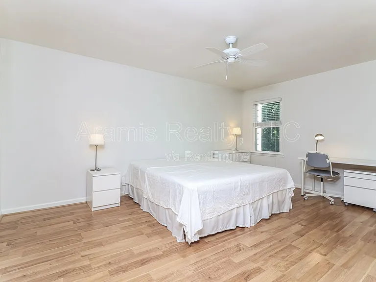 1381 Old Virginia Ct SE — Photo 11