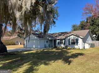 206 Woodlawn Dr, Saint Marys, GA 31558