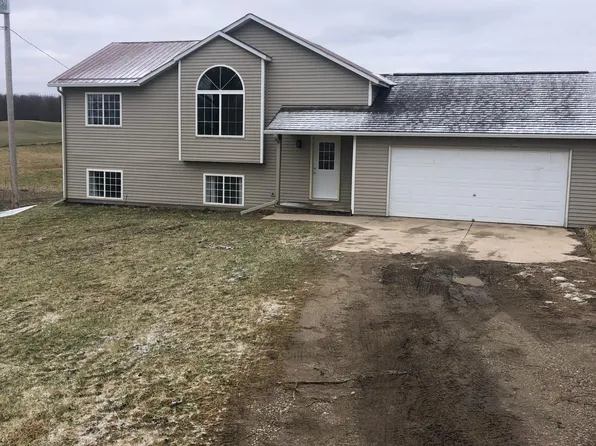 650 W Carlton Center Rd, Hastings, MI 49058