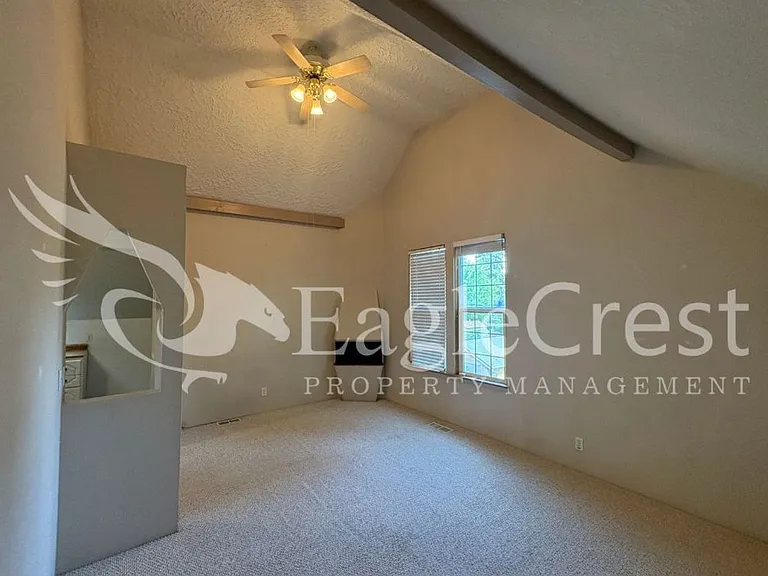 613 Locust St — Photo 27