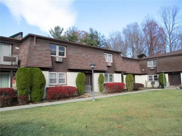 5 Church Ln APT O, Valley Cottage, NY 10989
