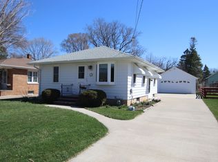 1522 Burdick St, Oshkosh, WI 54901