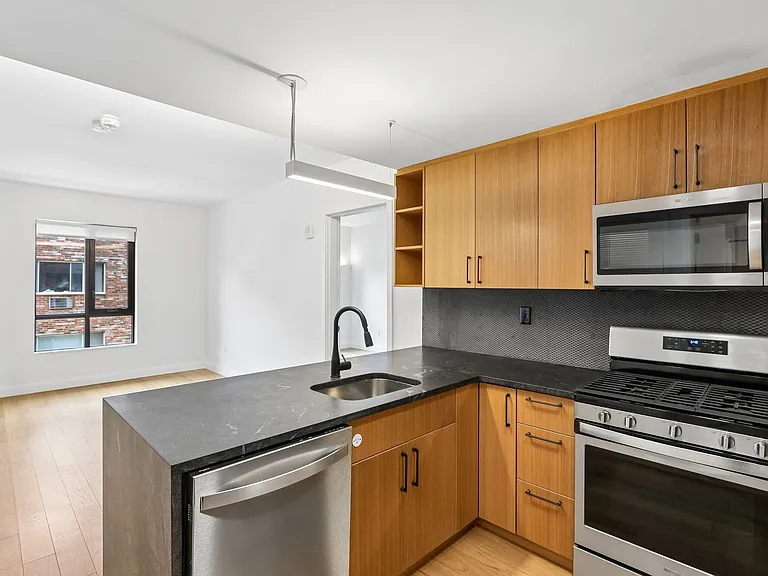Gardner Street — Photo 21
