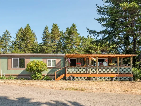 400 Robinhood Ave, Lakeside, OR 97449