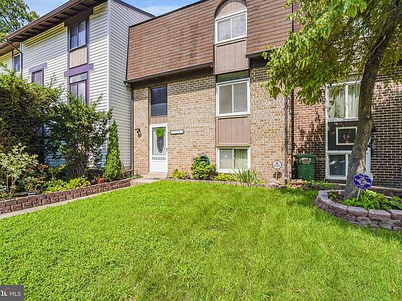 3rd image of 2692 Seville Cir