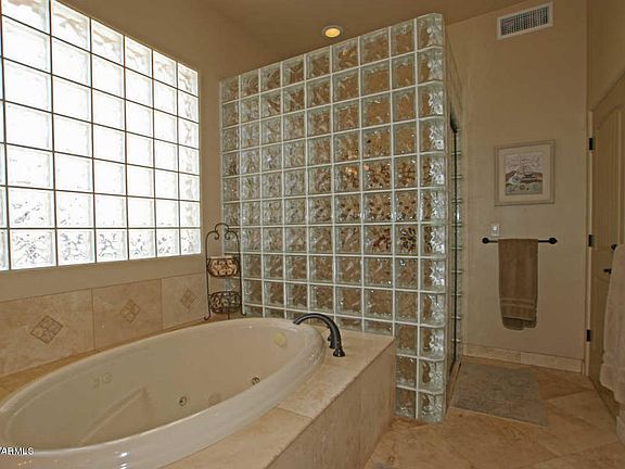 5th image of 1065 N Javalina Pl