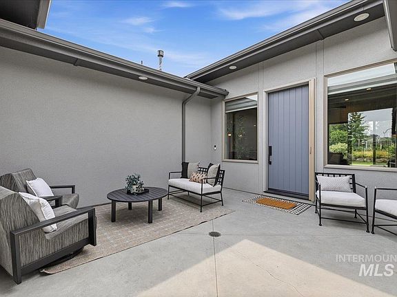 4th image of 4601 E Copper Point Dr