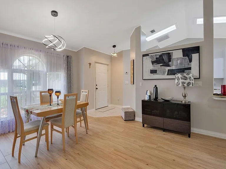 664 Vocelle Ave — Photo 9