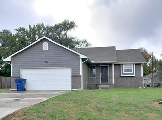 1141 N Washington St, Belle Plaine, KS 67013