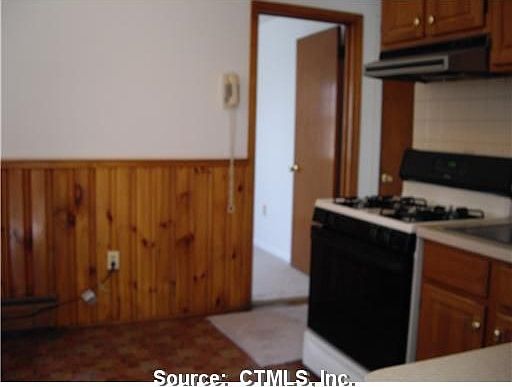 5th image of 68 Concord St