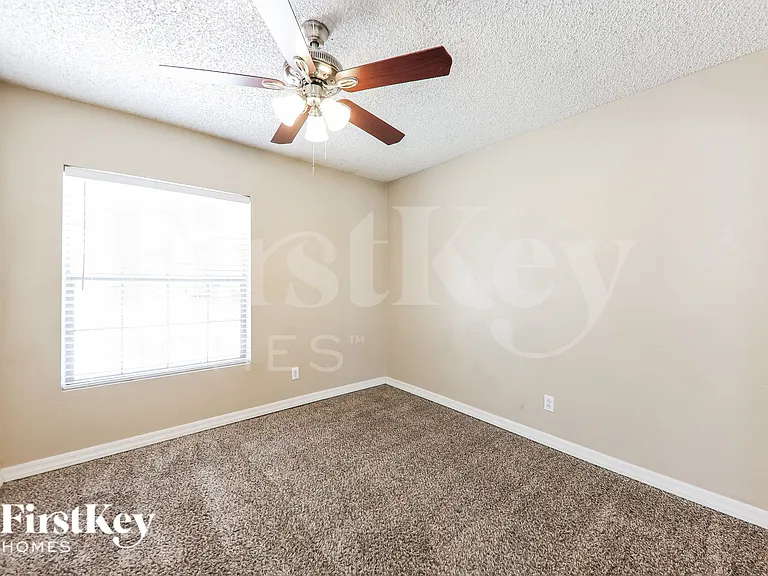 5203 W Sandra Ter — Photo 14