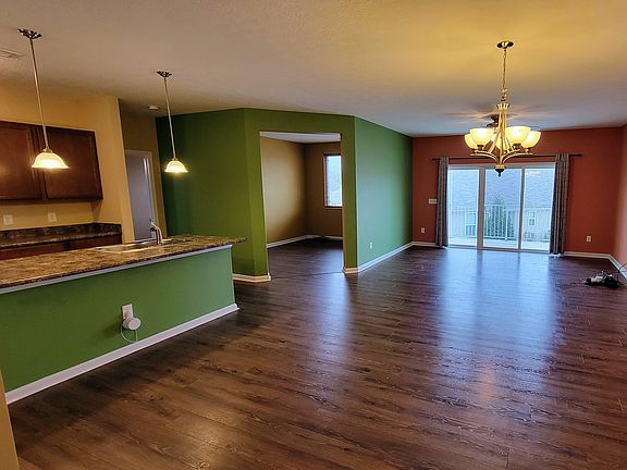4th image of 123 Woodside Park Dr #123