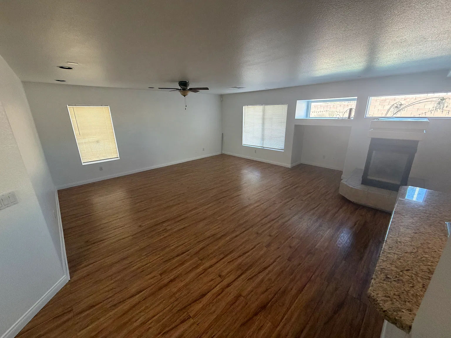 6 bed, 3297 sqft, $2,450 — Photo 4