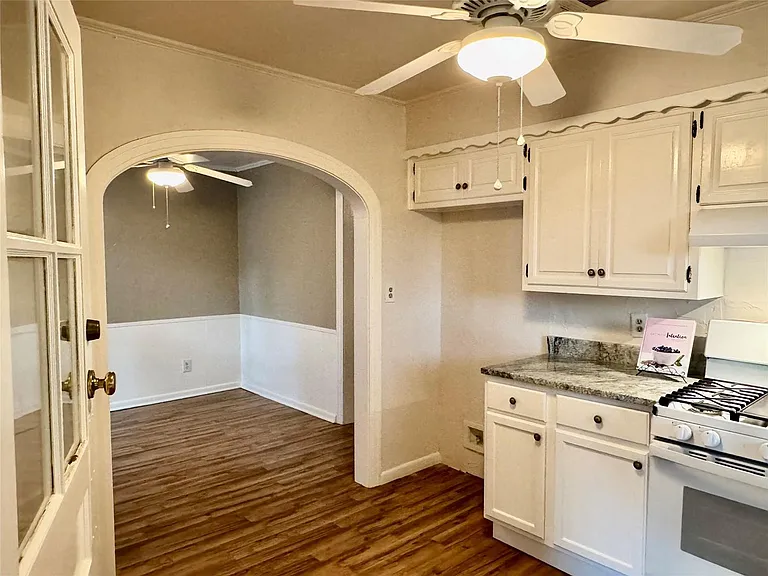 1197 FM 697 — Photo 14