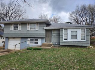 6304 E 101st St, Kansas City, MO 64134