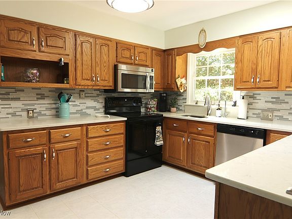 2nd image of 102 Chippewa Dr