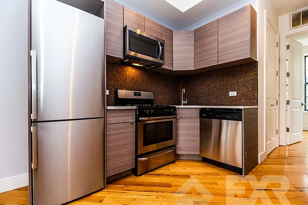 Rented by EXR | media 5