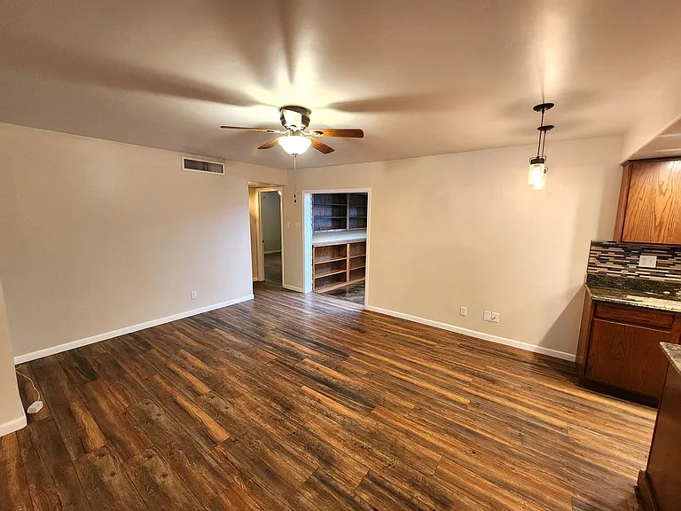 1795 Carlyle Dr — Photo 7