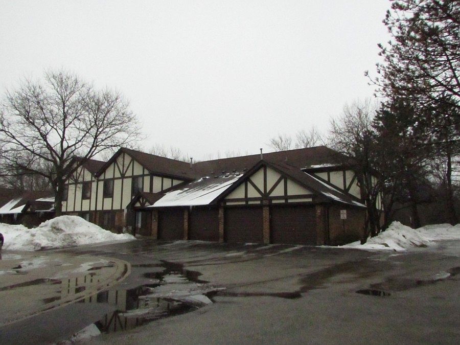 2nd image of 1085 Creekside Ct APT 2B